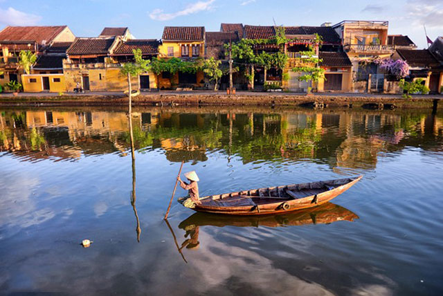 Transport From Hue To Hoi an By Private Car
